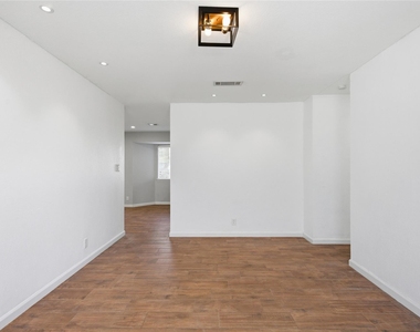 1704 Cherry Orchard Drive - Photo Thumbnail 2