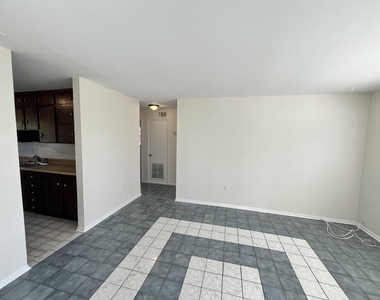 2244 Shelby Drive - Photo Thumbnail 2