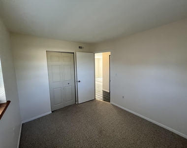 2244 Shelby Drive - Photo Thumbnail 9