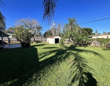 2244 Shelby Drive - Photo Thumbnail 13