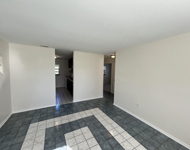 2244 Shelby Drive - Photo Thumbnail 3