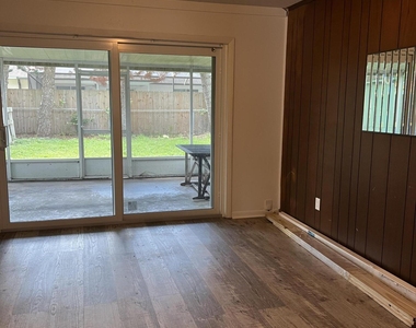 1719 Exeter Drive - Photo Thumbnail 5