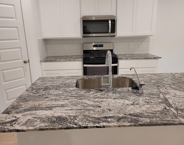 4947 Oakwood Drive - Photo Thumbnail 8