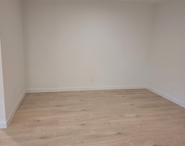 4947 Oakwood Drive - Photo Thumbnail 9