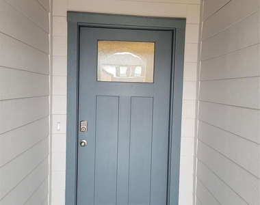 4947 Oakwood Drive - Photo Thumbnail 3