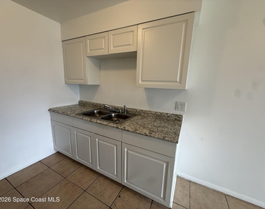 180 Minna Lane - Photo Thumbnail 4