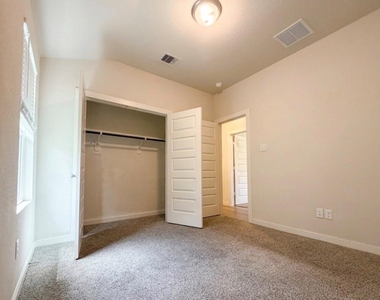 5549 Madden Lane - Photo Thumbnail 1