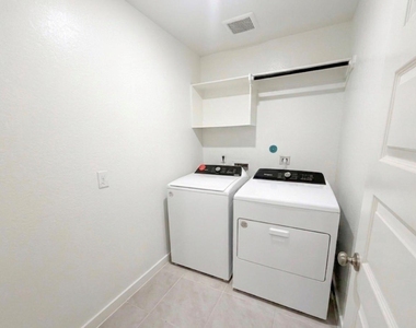 5549 Madden Lane - Photo Thumbnail 5