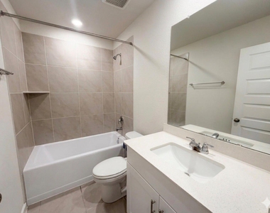 5549 Madden Lane - Photo Thumbnail 4