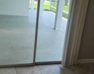 292 Carmel Drive N - Photo Thumbnail 14