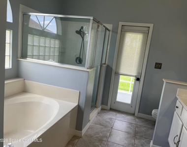 292 Carmel Drive N - Photo Thumbnail 22