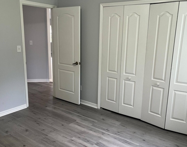 292 Carmel Drive N - Photo Thumbnail 29