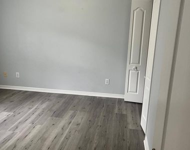 292 Carmel Drive N - Photo Thumbnail 27