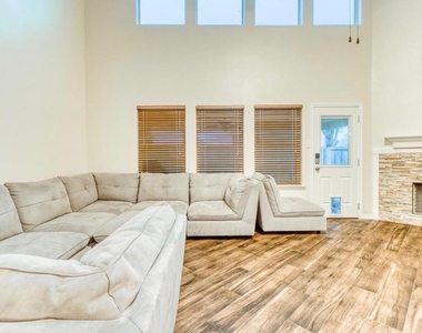 7618 Blossommist Ln - Photo Thumbnail 5