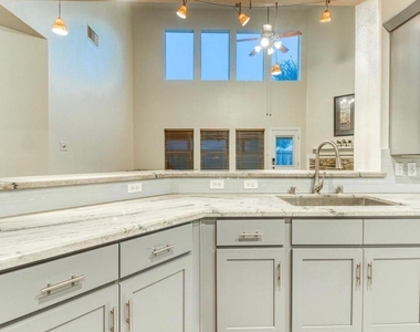 7618 Blossommist Ln - Photo Thumbnail 4