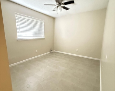 7535 Hablo Drive - Photo Thumbnail 11