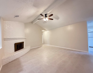 7535 Hablo Drive - Photo Thumbnail 2
