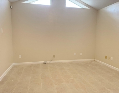 7535 Hablo Drive - Photo Thumbnail 12