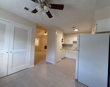 7535 Hablo Drive - Photo Thumbnail 5