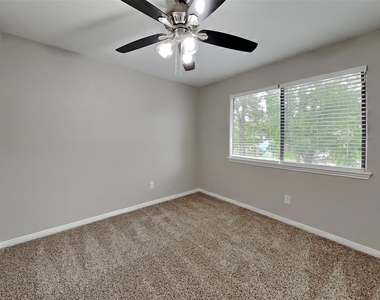 8718 Pines Place Drive - Photo Thumbnail 12