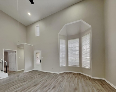 8718 Pines Place Drive - Photo Thumbnail 2