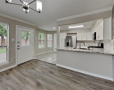 8718 Pines Place Drive - Photo Thumbnail 5