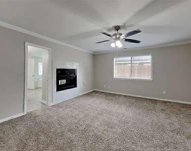 8718 Pines Place Drive - Photo Thumbnail 6