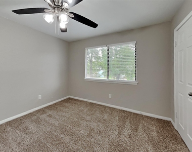 8718 Pines Place Drive - Photo Thumbnail 13