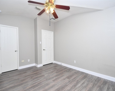 24406 Lakecrest Village Drive - Photo Thumbnail 5