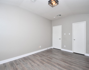24406 Lakecrest Village Drive - Photo Thumbnail 7