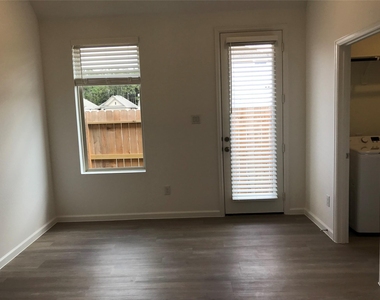 28813 Bobcat Run Drive - Photo Thumbnail 7
