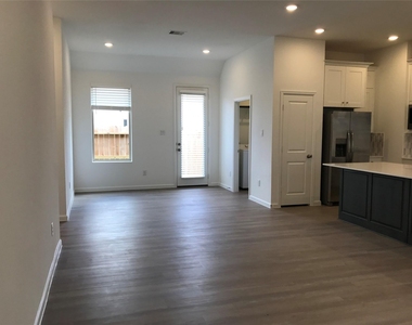 28813 Bobcat Run Drive - Photo Thumbnail 3