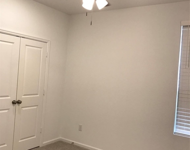 28813 Bobcat Run Drive - Photo Thumbnail 8