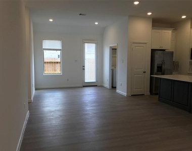 28813 Bobcat Run Drive - Photo Thumbnail 4