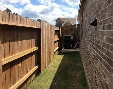 28813 Bobcat Run Drive - Photo Thumbnail 18