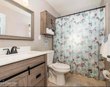 300 Palm Avenue - Photo Thumbnail 8