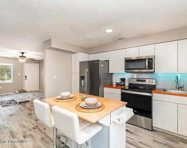 300 Palm Avenue - Photo Thumbnail 5