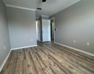 265 Spring Drive - Photo Thumbnail 13