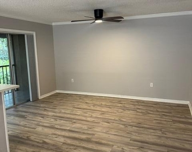 265 Spring Drive - Photo Thumbnail 2