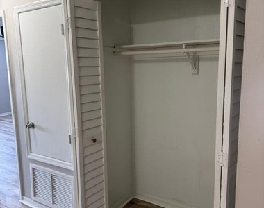 265 Spring Drive - Photo Thumbnail 11