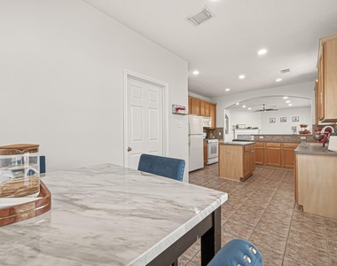 7023 Westford Park Lane - Photo Thumbnail 20