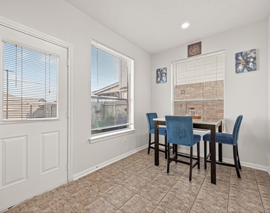 7023 Westford Park Lane - Photo Thumbnail 18