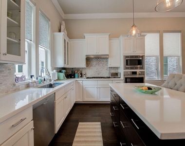 9664 Knight Road - Photo Thumbnail 6