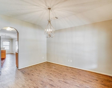 19607 Buckland Park Drive - Photo Thumbnail 4