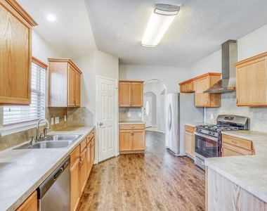 19607 Buckland Park Drive - Photo Thumbnail 6