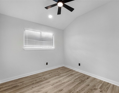 18503 Willow Moss Drive - Photo Thumbnail 12