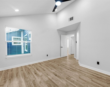 18503 Willow Moss Drive - Photo Thumbnail 9