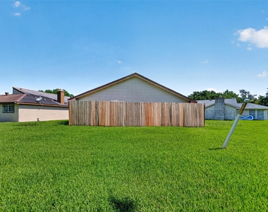 2223 Courtney Ct - Photo Thumbnail 30