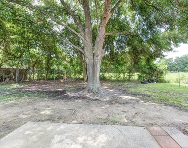 2035 Deerhurst Lane - Photo Thumbnail 16