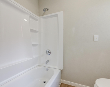 2035 Deerhurst Lane - Photo Thumbnail 11